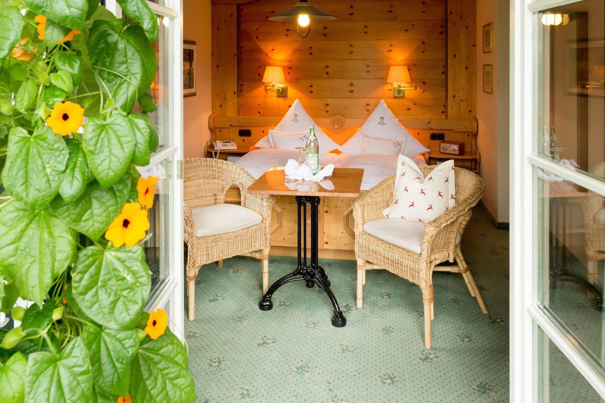 Garden-Hotel Reinhart 프리엔암치엠시 외부 사진